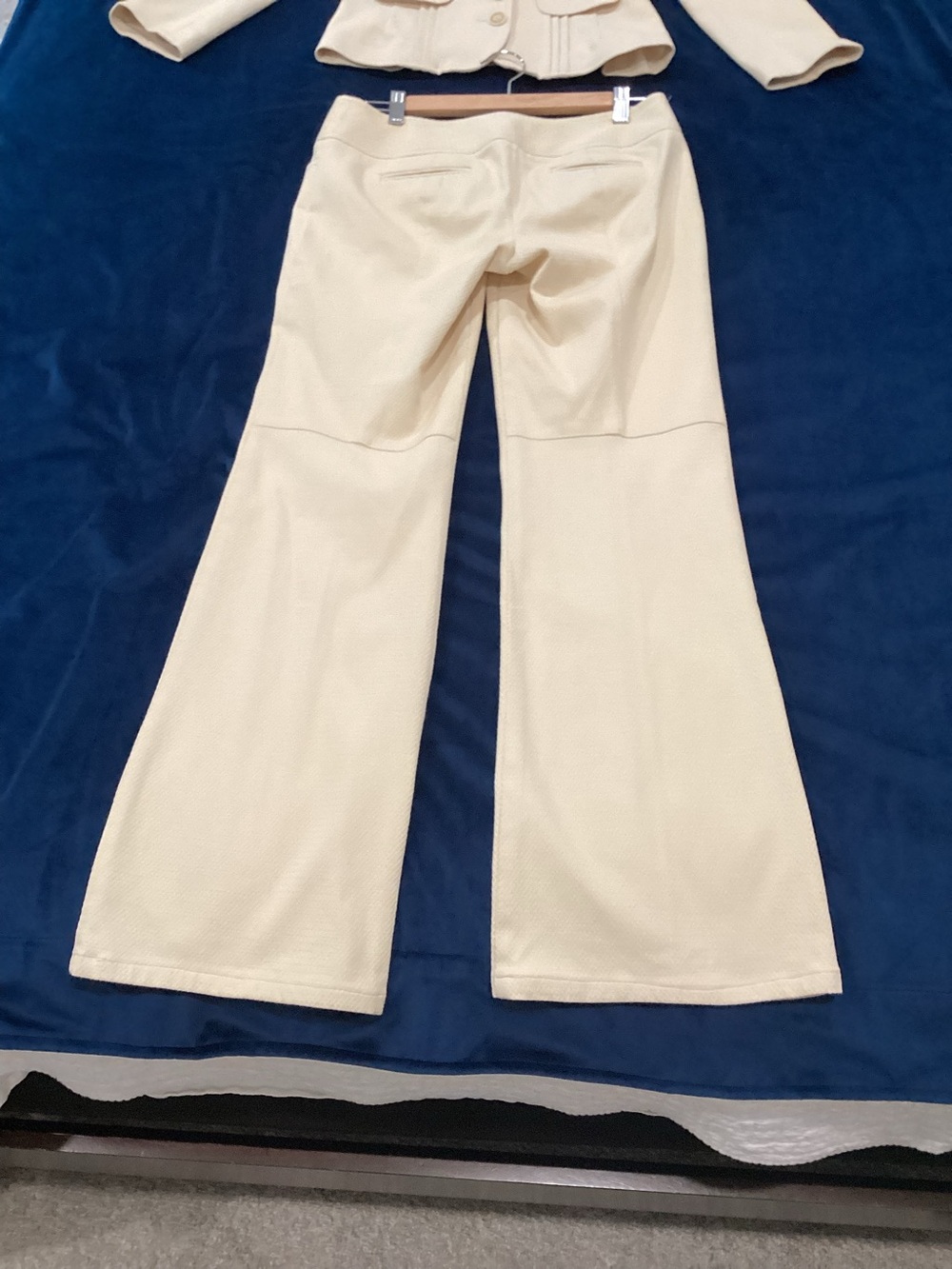 Nanette Lepore Cream Textured 2-Piece Pantsuit Split Size 4 / 2 Like New women’s - Picture 9 of 12